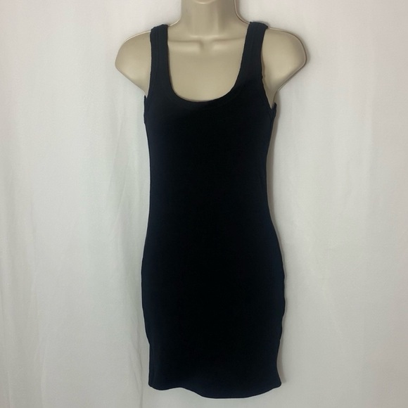 2 Dresses. Old Navy Black and White. Fashion Nova Black - Picture 9 of 15